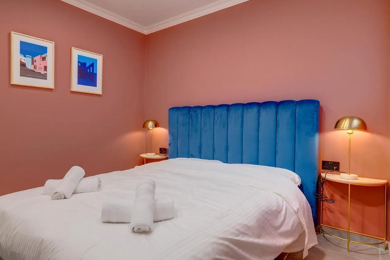 Art Deco Apartment In Central Sliema