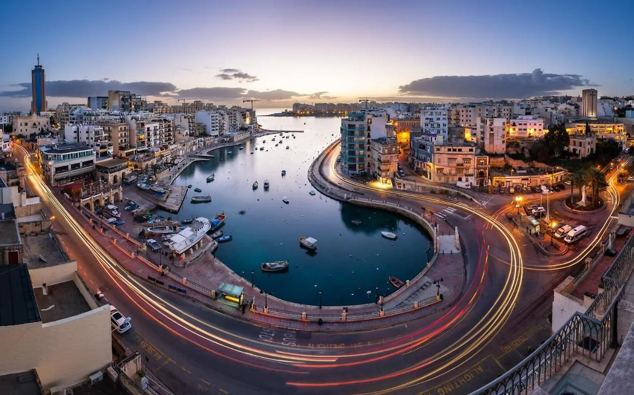 Art Deco Apartment In Central Sliema 0*,