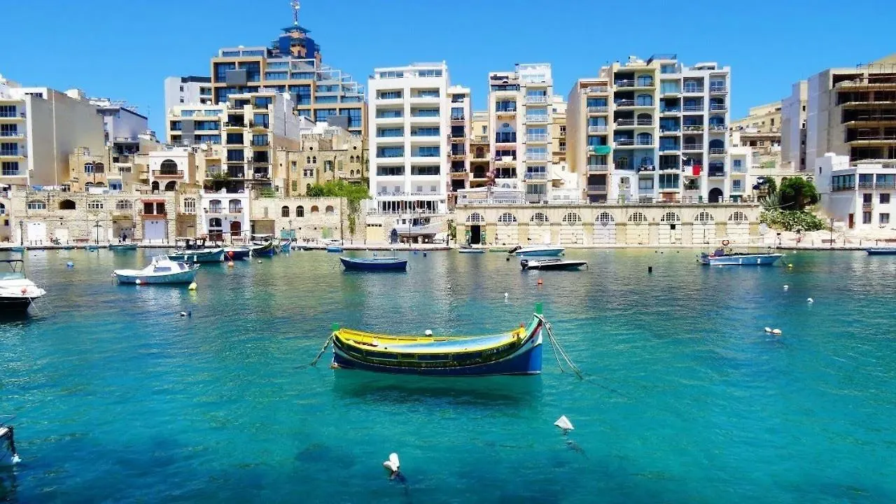 Art Deco Apartment In Central Sliema
