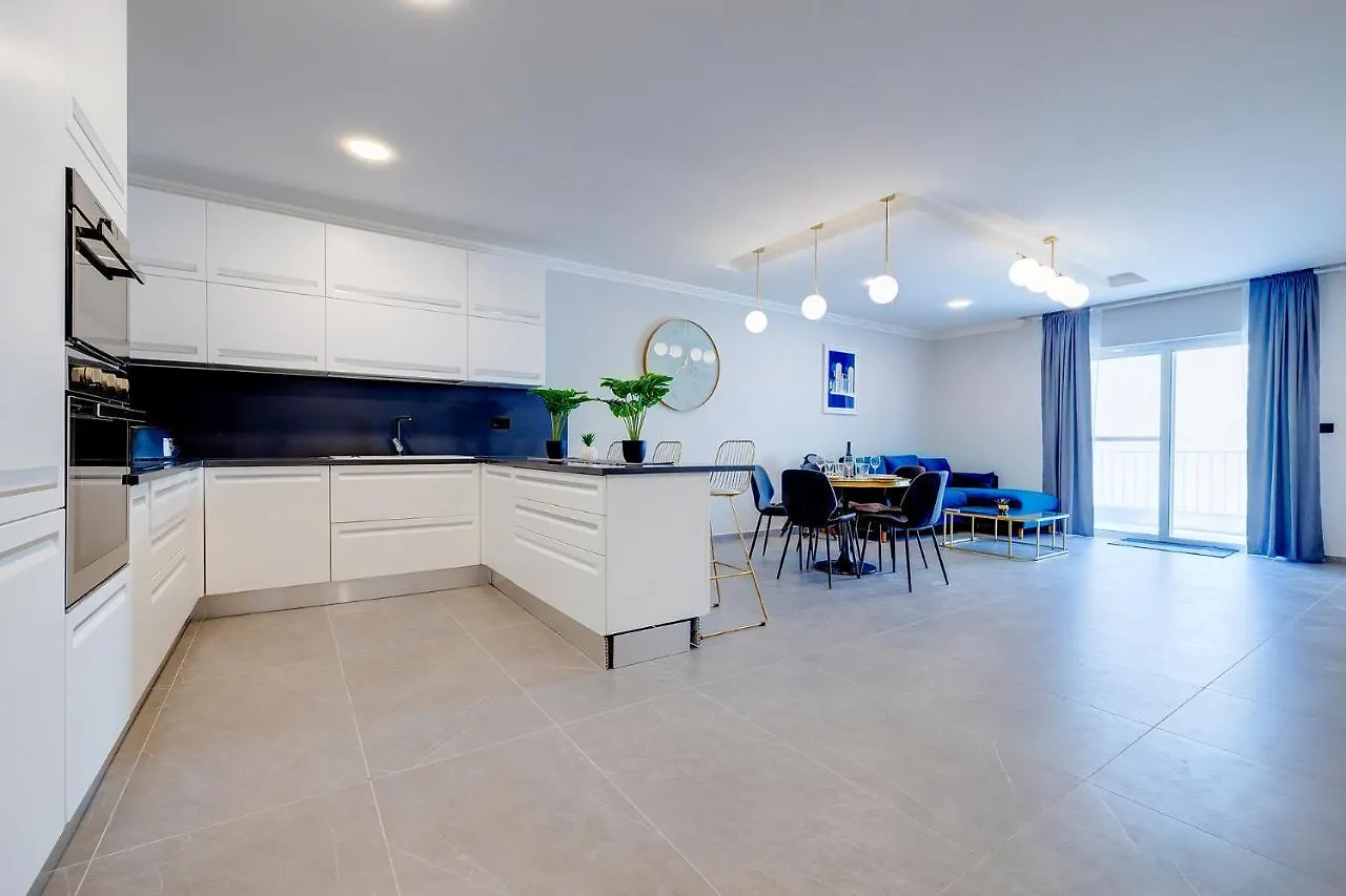 Art Deco Apartment In Central Sliema