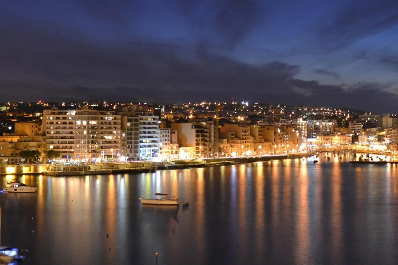 Art Deco Apartment In Central Sliema