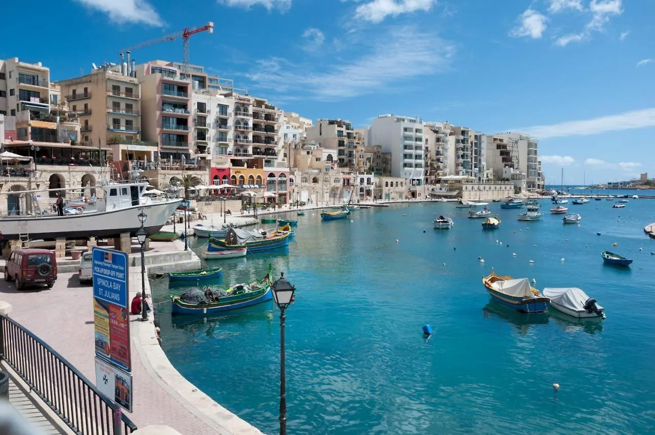 Art Deco Apartment In Central Sliema Malta